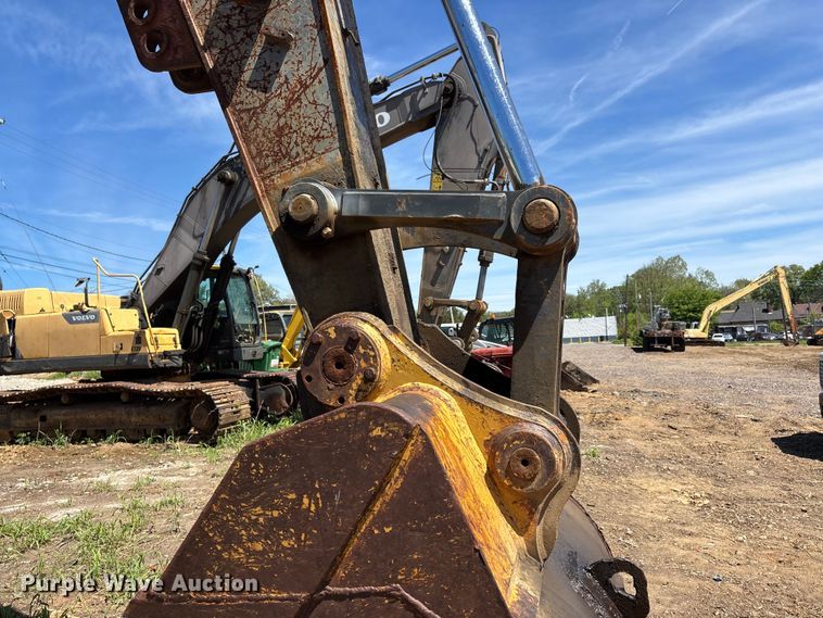 image for item DT0143 2006 Volvo EC360BLC excavator