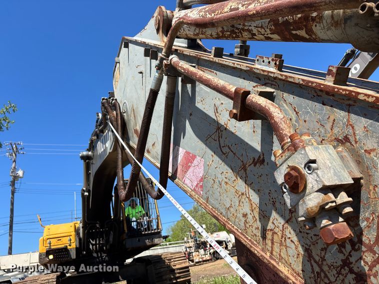 image for item DT0143 2006 Volvo EC360BLC excavator