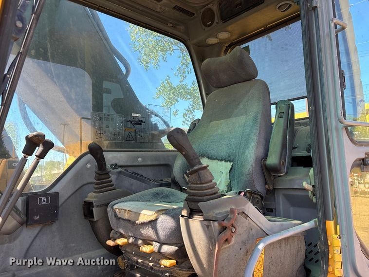 image for item DT0143 2006 Volvo EC360BLC excavator