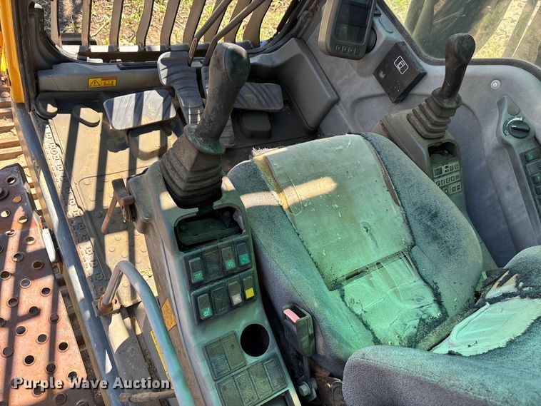 image for item DT0143 2006 Volvo EC360BLC excavator