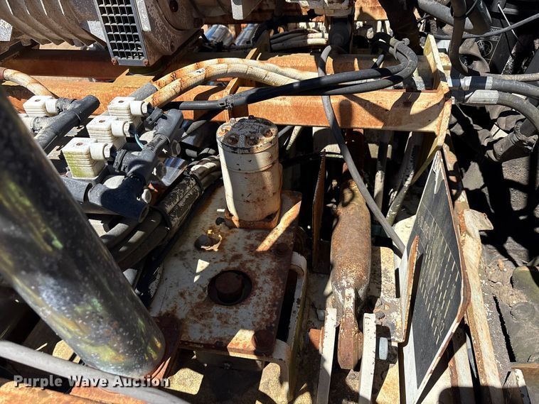 image for item DT0144 Terex CR362L paver