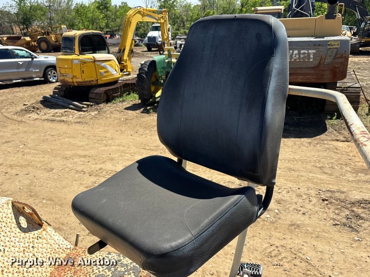 image for item DT0144 Terex CR362L paver