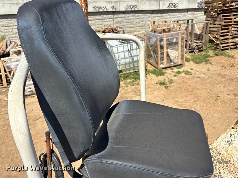 image for item DT0144 Terex CR362L paver