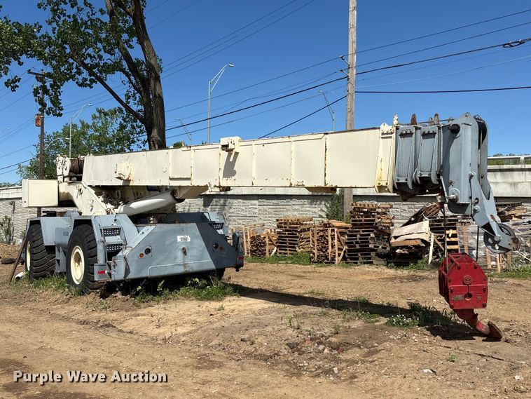 image for item DT0145 Terex Rt555 crane truck