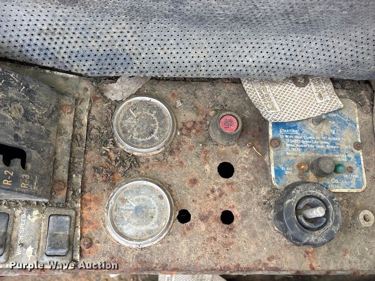 image for item DT0145 Terex Rt555 crane truck