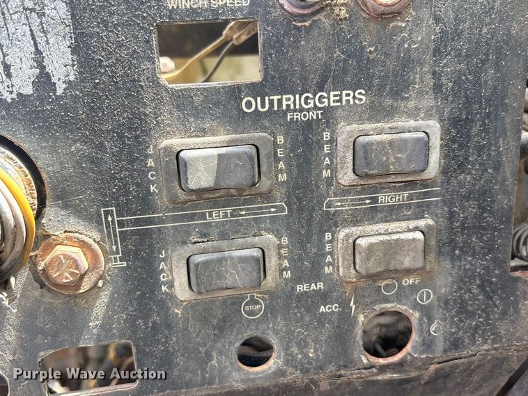 image for item DT0145 Terex Rt555 crane truck