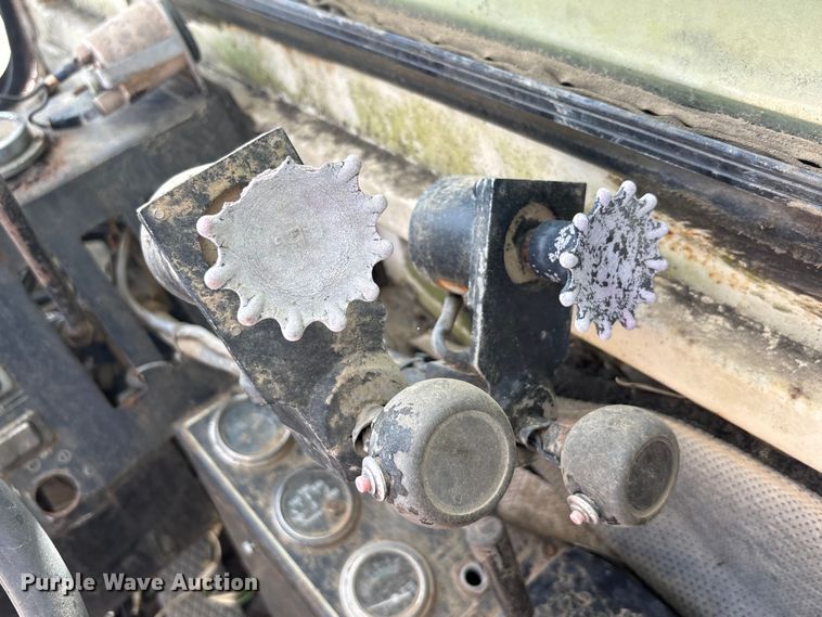 image for item DT0145 Terex Rt555 crane truck