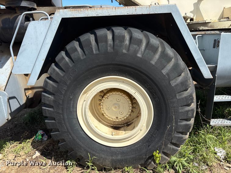 image for item DT0145 Terex Rt555 crane truck