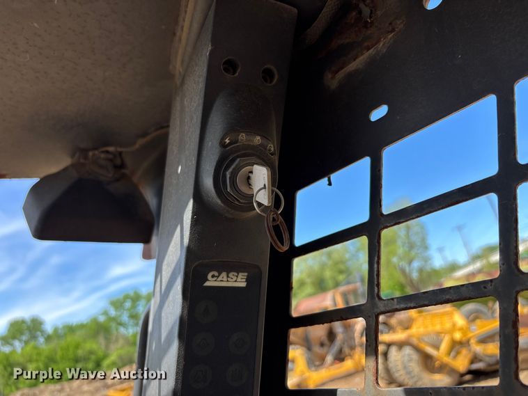 image for item DT0146 2005 Case 420 skid steer loader