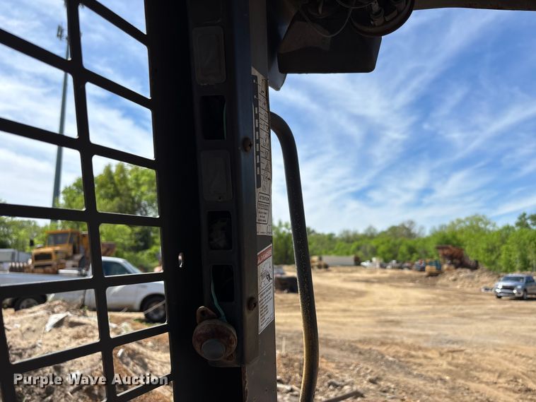 image for item DT0146 2005 Case 420 skid steer loader