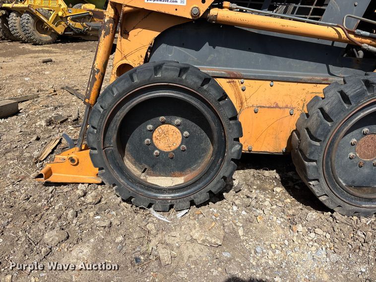 image for item DT0146 2005 Case 420 skid steer loader