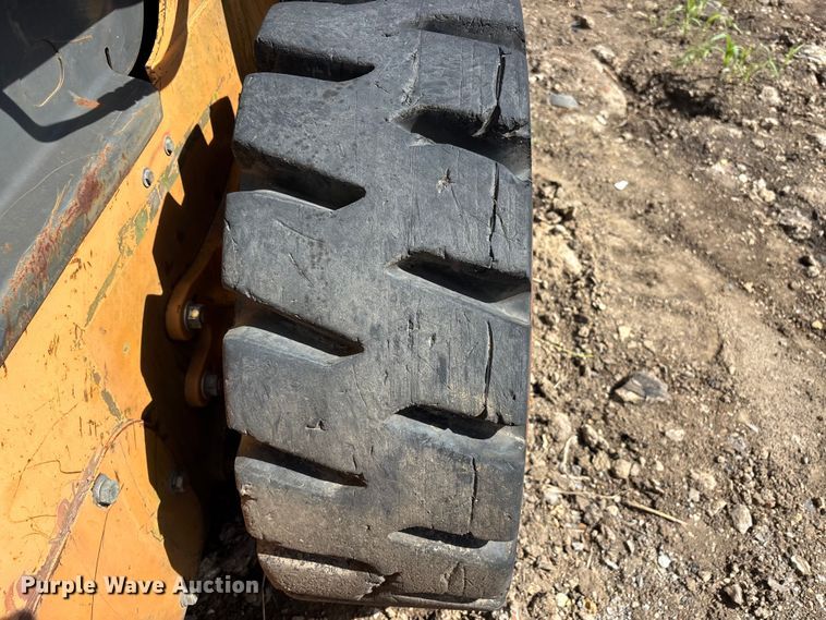 image for item DT0146 2005 Case 420 skid steer loader