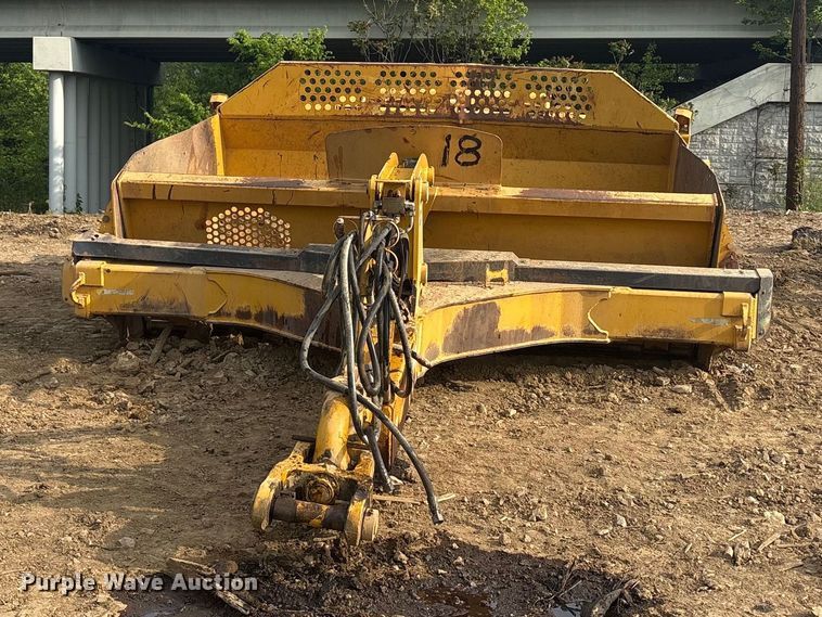 image for item DT0150 John Deere 1812C scraper