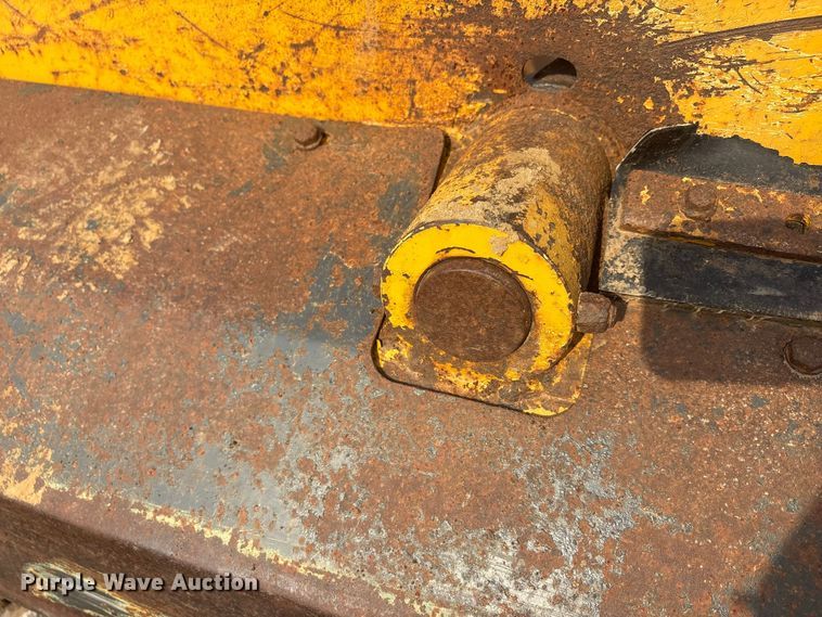 image for item DT0150 John Deere 1812C scraper