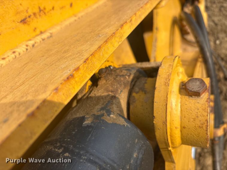 image for item DT0150 John Deere 1812C scraper