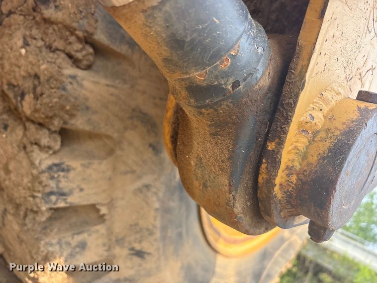 image for item DT0150 John Deere 1812C scraper