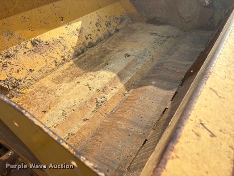 image for item DT0150 John Deere 1812C scraper