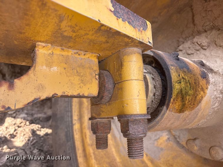 image for item DT0150 John Deere 1812C scraper