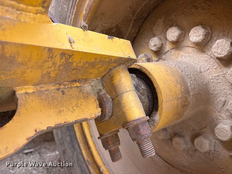 image for item DT0150 John Deere 1812C scraper