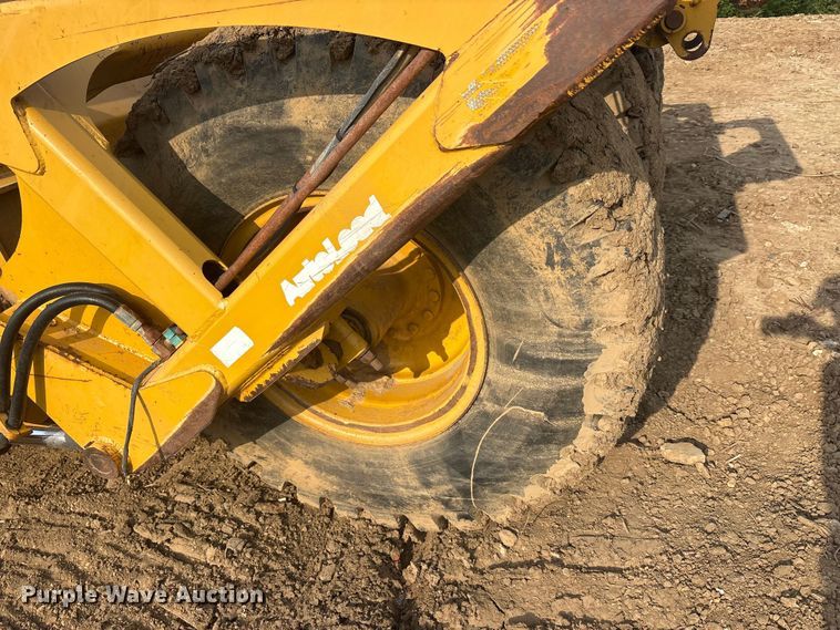 image for item DT0150 John Deere 1812C scraper