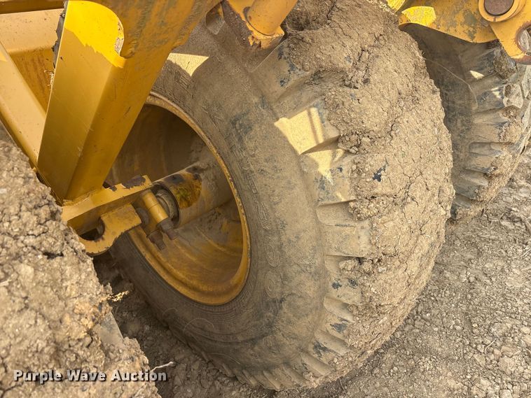 image for item DT0150 John Deere 1812C scraper