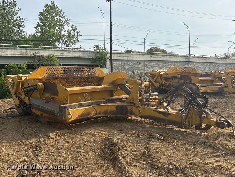 image for item DT0151 John Deere 1812C scraper