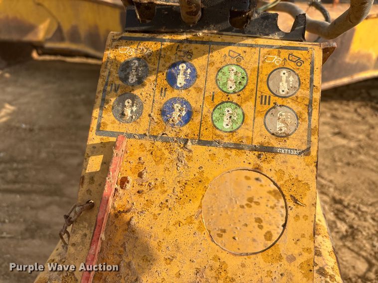 image for item DT0151 John Deere 1812C scraper