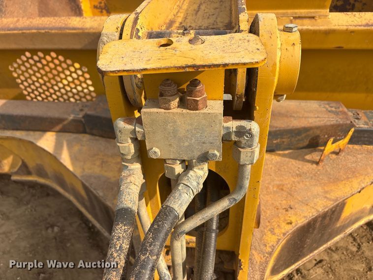 image for item DT0151 John Deere 1812C scraper