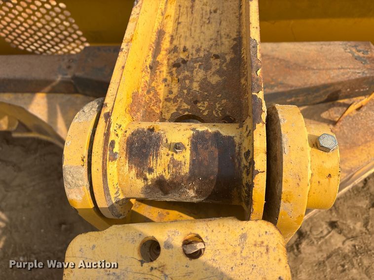 image for item DT0151 John Deere 1812C scraper