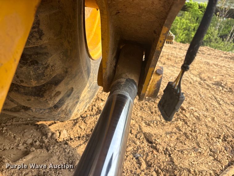 image for item DT0151 John Deere 1812C scraper