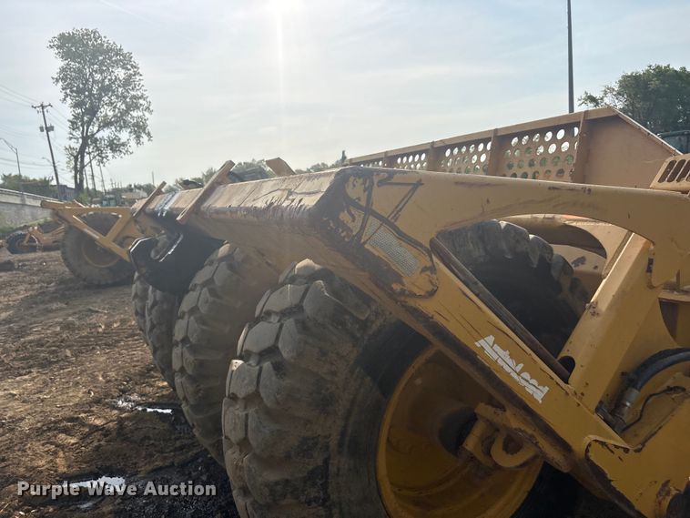 image for item DT0151 John Deere 1812C scraper