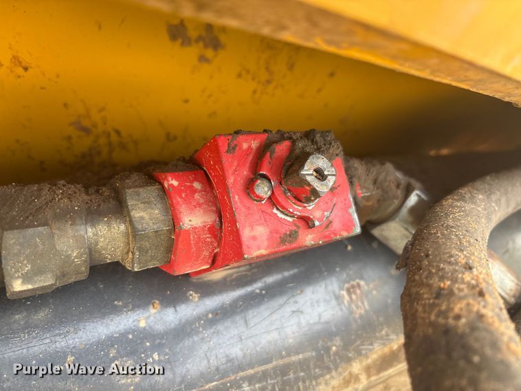 image for item DT0151 John Deere 1812C scraper