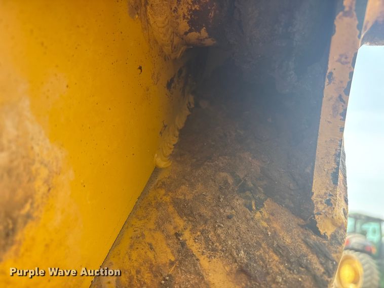 image for item DT0151 John Deere 1812C scraper