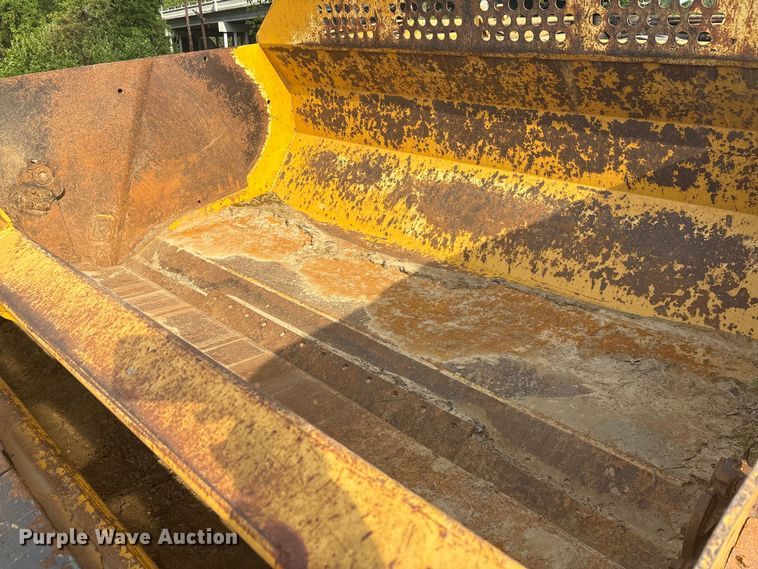 image for item DT0151 John Deere 1812C scraper