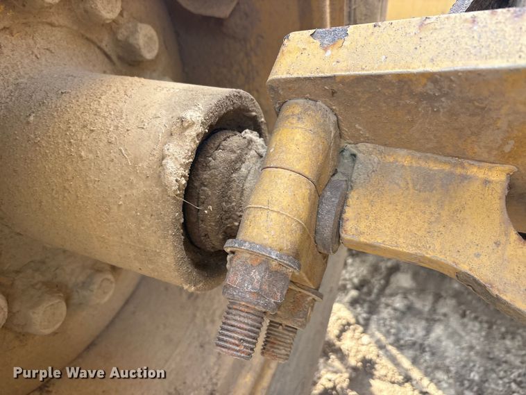 image for item DT0151 John Deere 1812C scraper