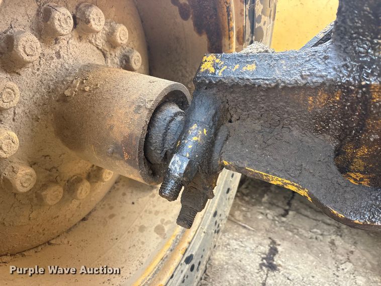 image for item DT0151 John Deere 1812C scraper