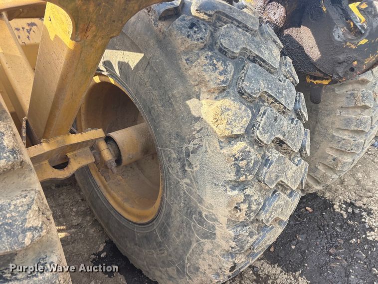 image for item DT0151 John Deere 1812C scraper