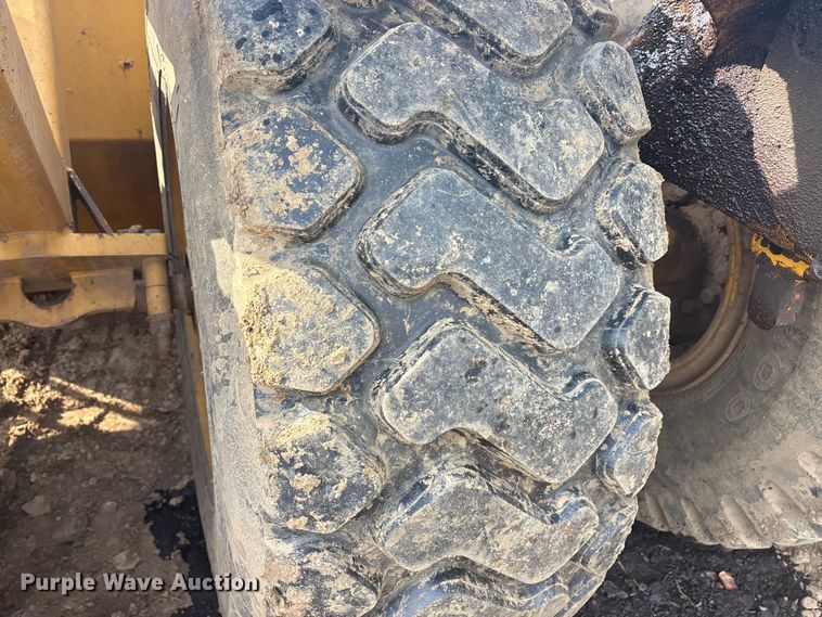 image for item DT0151 John Deere 1812C scraper