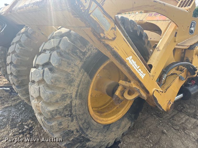 image for item DT0151 John Deere 1812C scraper