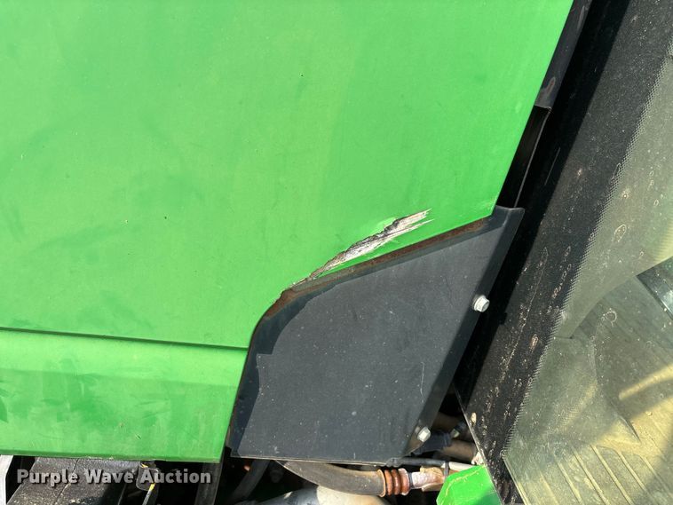 image for item DT0152 2014 John Deere 9570RT tractor