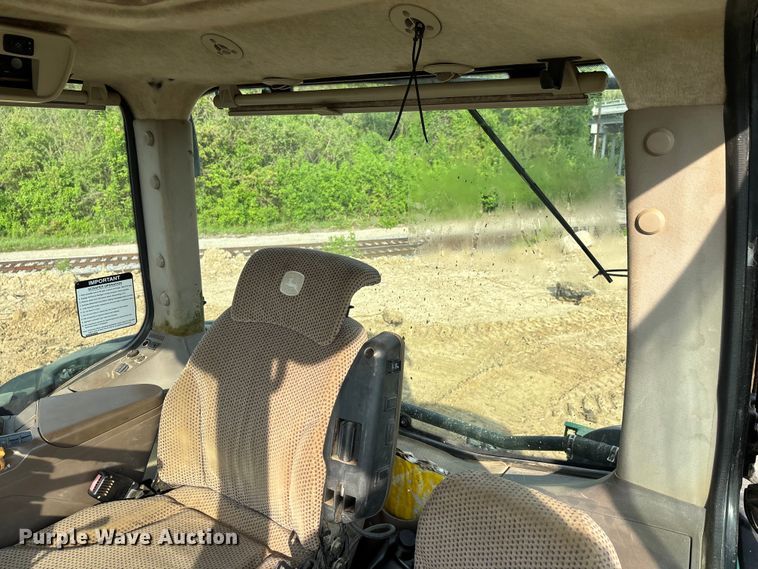 image for item DT0152 2014 John Deere 9570RT tractor