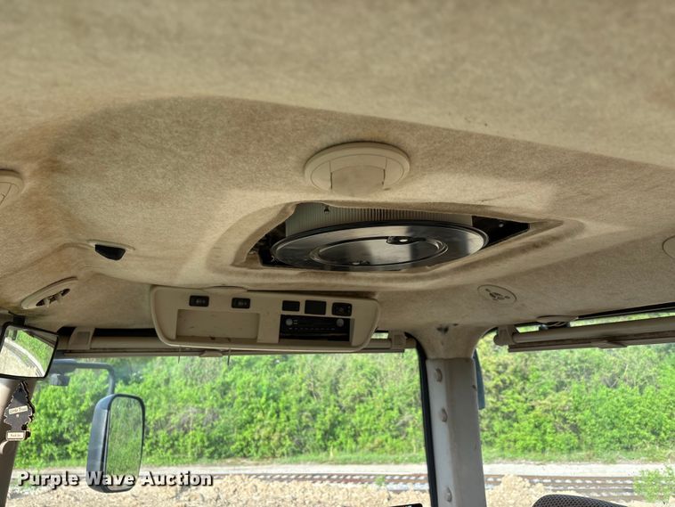 image for item DT0152 2014 John Deere 9570RT tractor