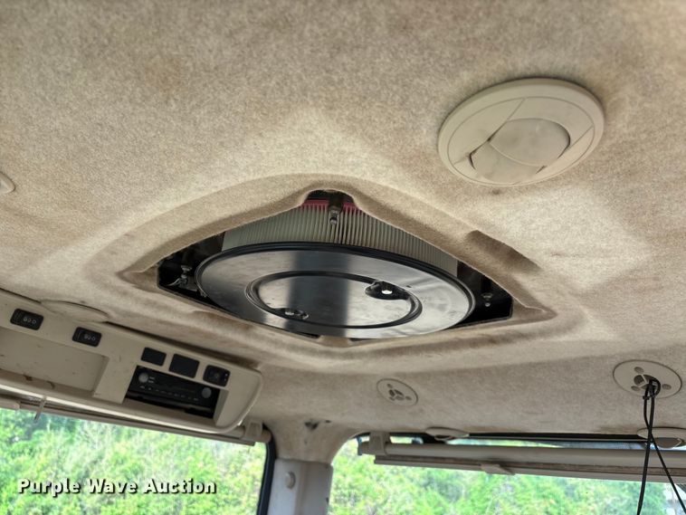 image for item DT0152 2014 John Deere 9570RT tractor