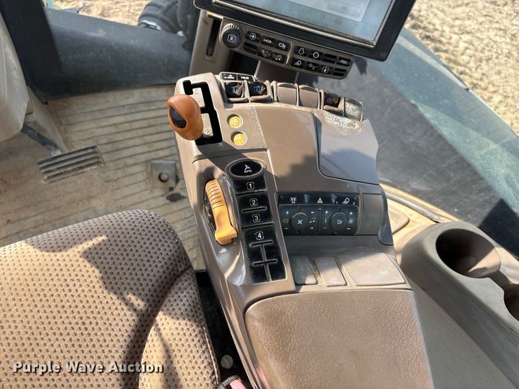 image for item DT0152 2014 John Deere 9570RT tractor