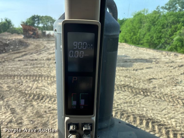 image for item DT0152 2014 John Deere 9570RT tractor