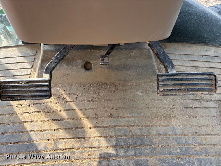 image for item DT0152 2014 John Deere 9570RT tractor