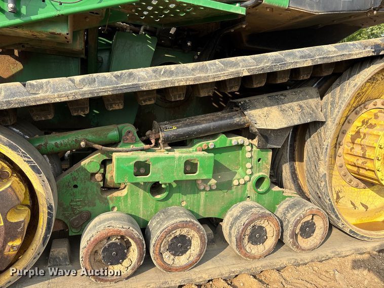 image for item DT0152 2014 John Deere 9570RT tractor