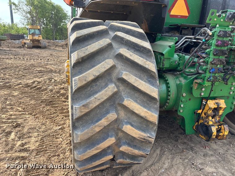 image for item DT0152 2014 John Deere 9570RT tractor