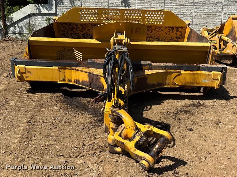 image for item DT0153 John Deere 1812C scraper