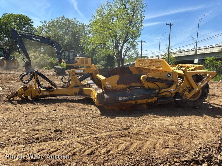 image for item DT0153 John Deere 1812C scraper